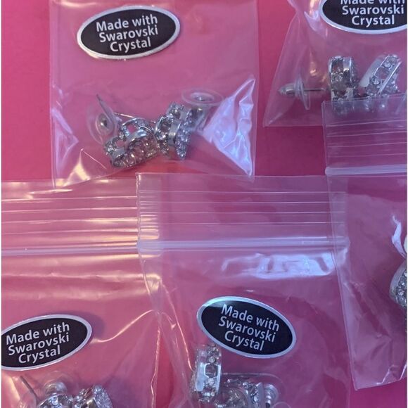 Swarovski crystal heart stud earrings - Picture 3 of 3